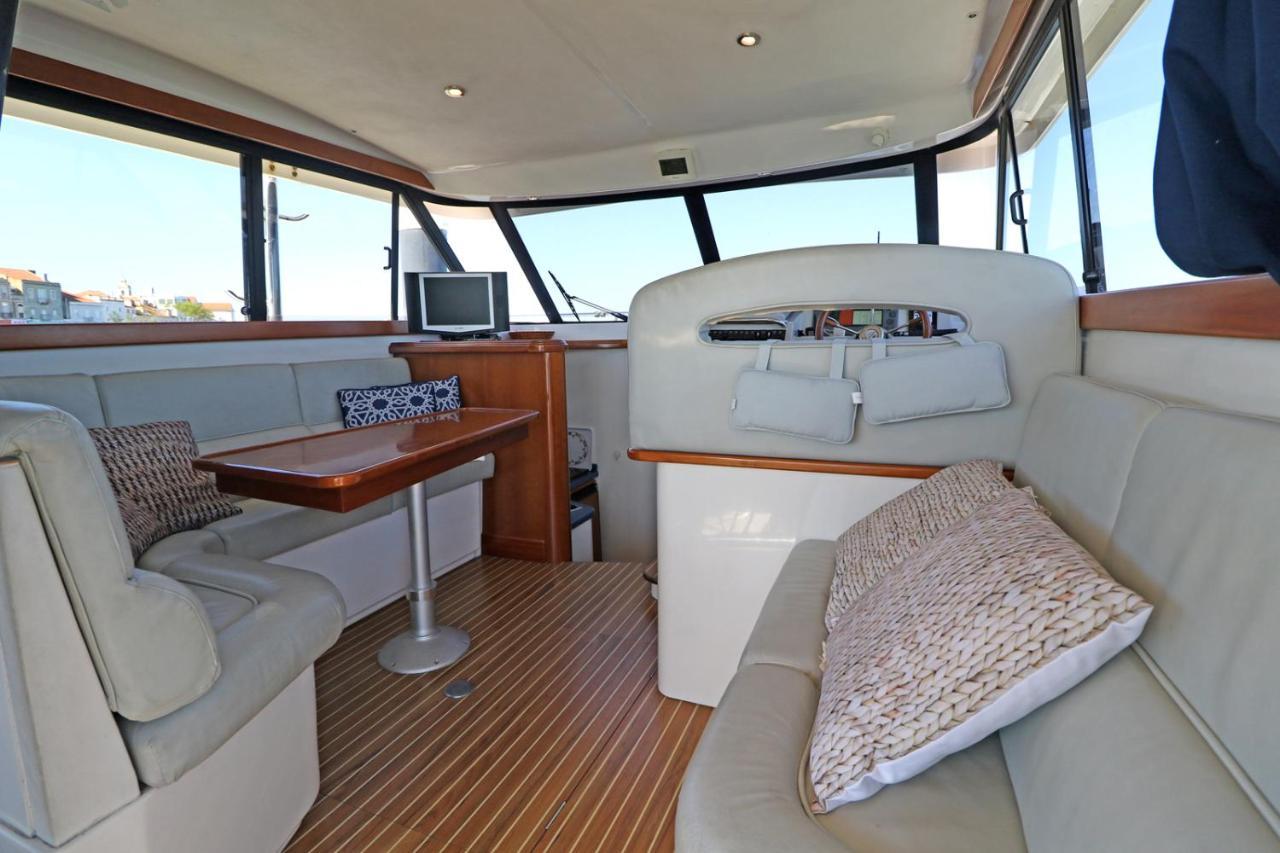 Private Yacht, We Our Guests Hotel en barco