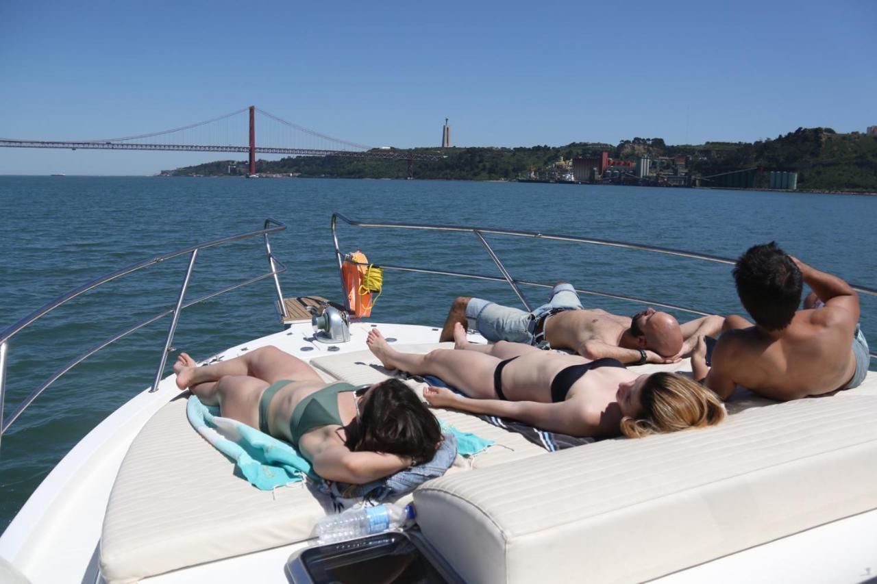 Hotel en barco Private Yacht, We Our Guests